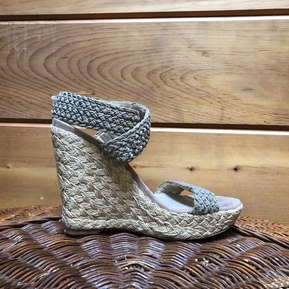Stuart Weitzman Khaki Crochet Alex Ankle Halter Wrap Espadrille Wedge Sandal 8.5 - Picture 10 of 16